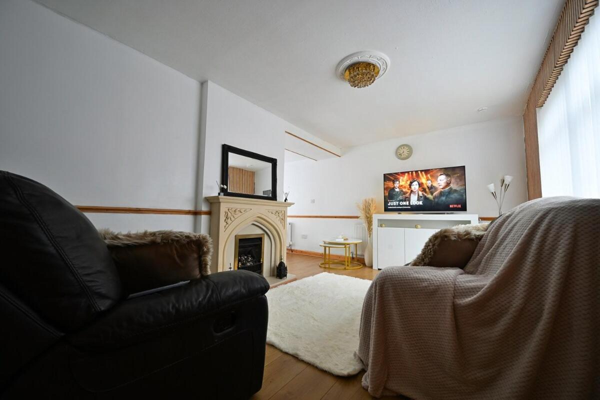 Cosy 2 Bed With Jacuzzi Bath In Near Manchester Airport * Уизеншо