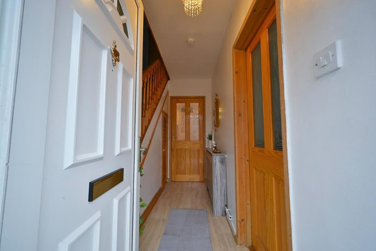 Cosy 2 Bed With Jacuzzi Bath In Near Manchester Airport Апартаменты Уизеншо